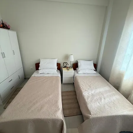 A Nest For Two In Athens Mesokhórion